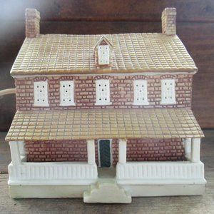Salem Tavern light-up Old Salem Series collectible